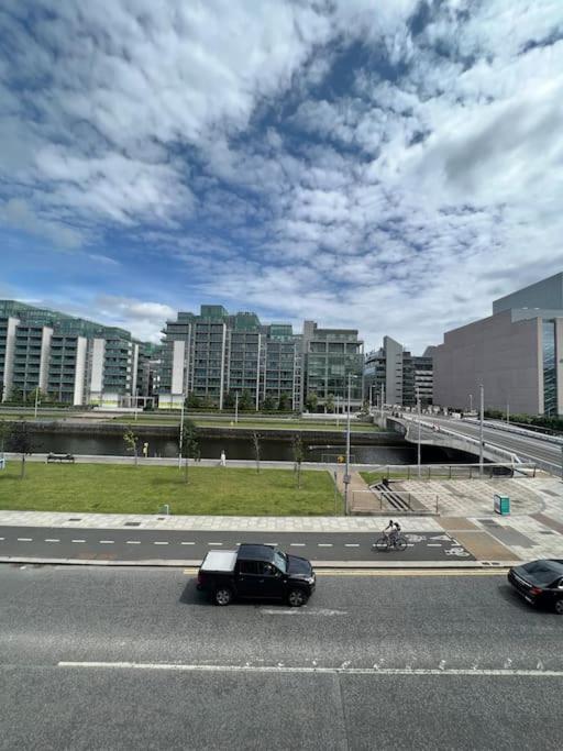 Stylish Flat With River View Apartment Dublin Exterior photo