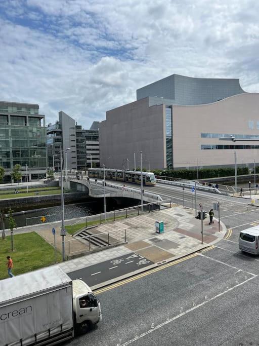 Stylish Flat With River View Apartment Dublin Exterior photo
