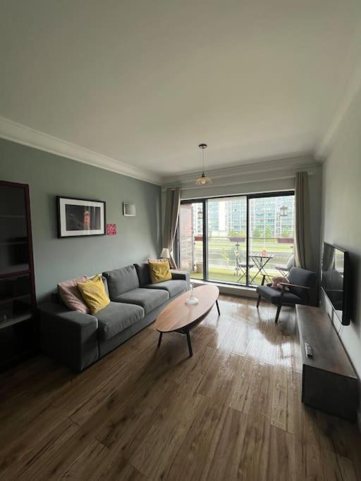 Stylish Flat With River View Apartment Dublin Exterior photo
