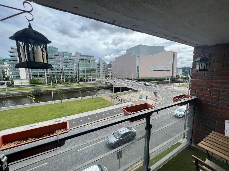 Stylish Flat With River View Apartment Dublin Exterior photo