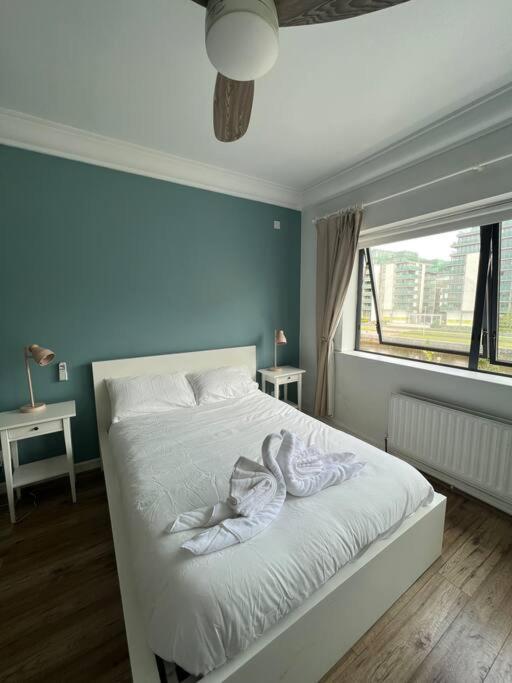 Stylish Flat With River View Apartment Dublin Exterior photo